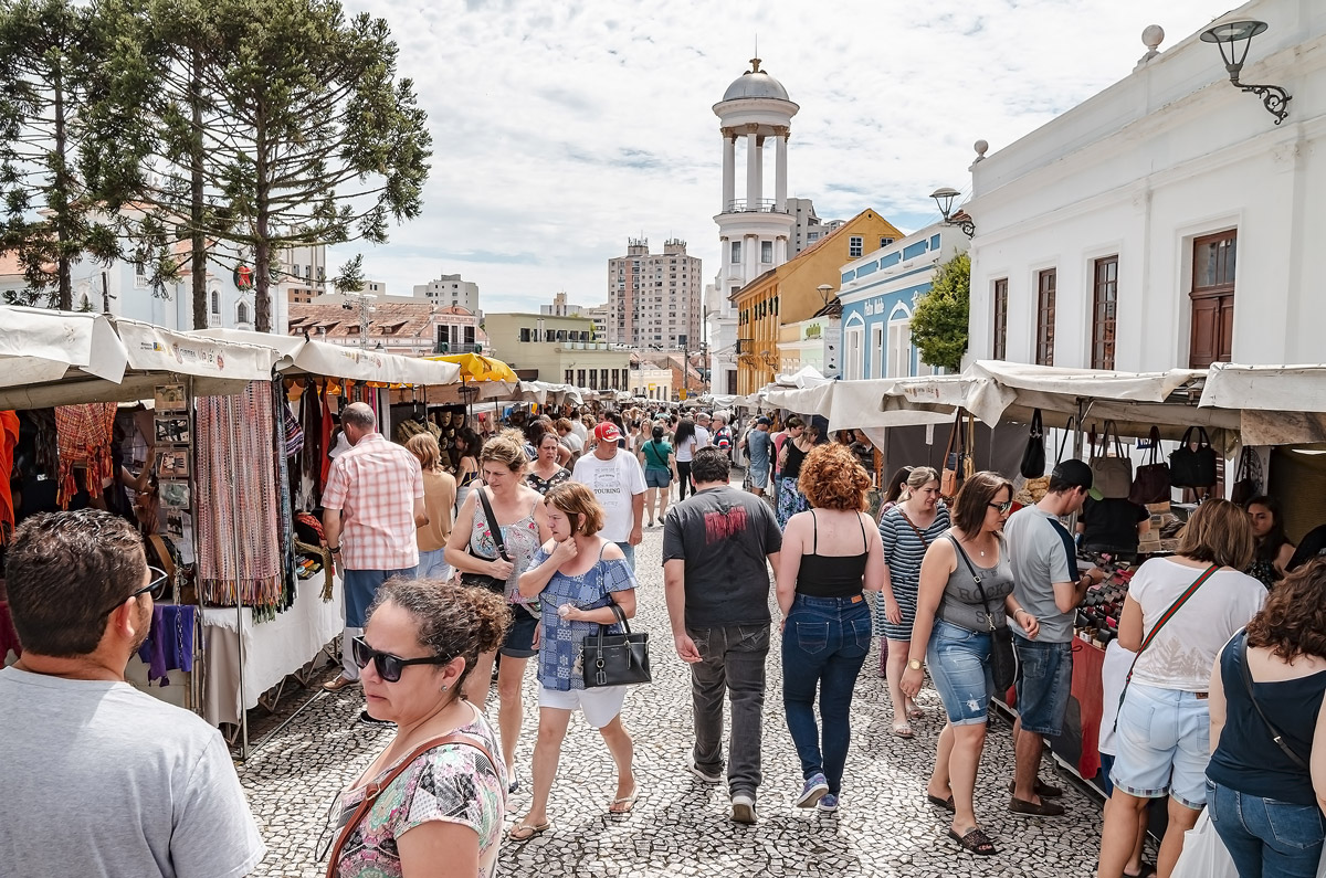 Feirinhas de Curitiba: um show de gastronomia e lazer